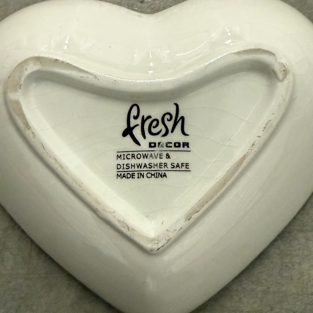 Vintage Heart Shaped Bowl with Heart Graphic - Picture 4 of 5